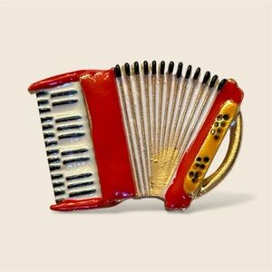 Accordion Brooch